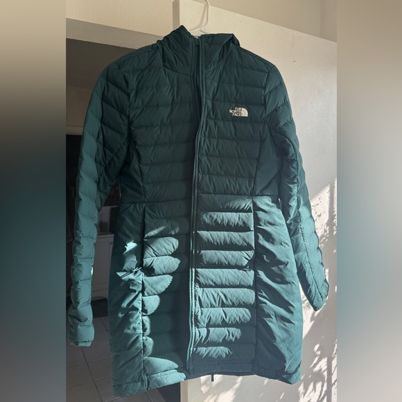 THE NORTH FACE Women's Belleview Stretch Down Parka Jacket - Picture 2 of 6